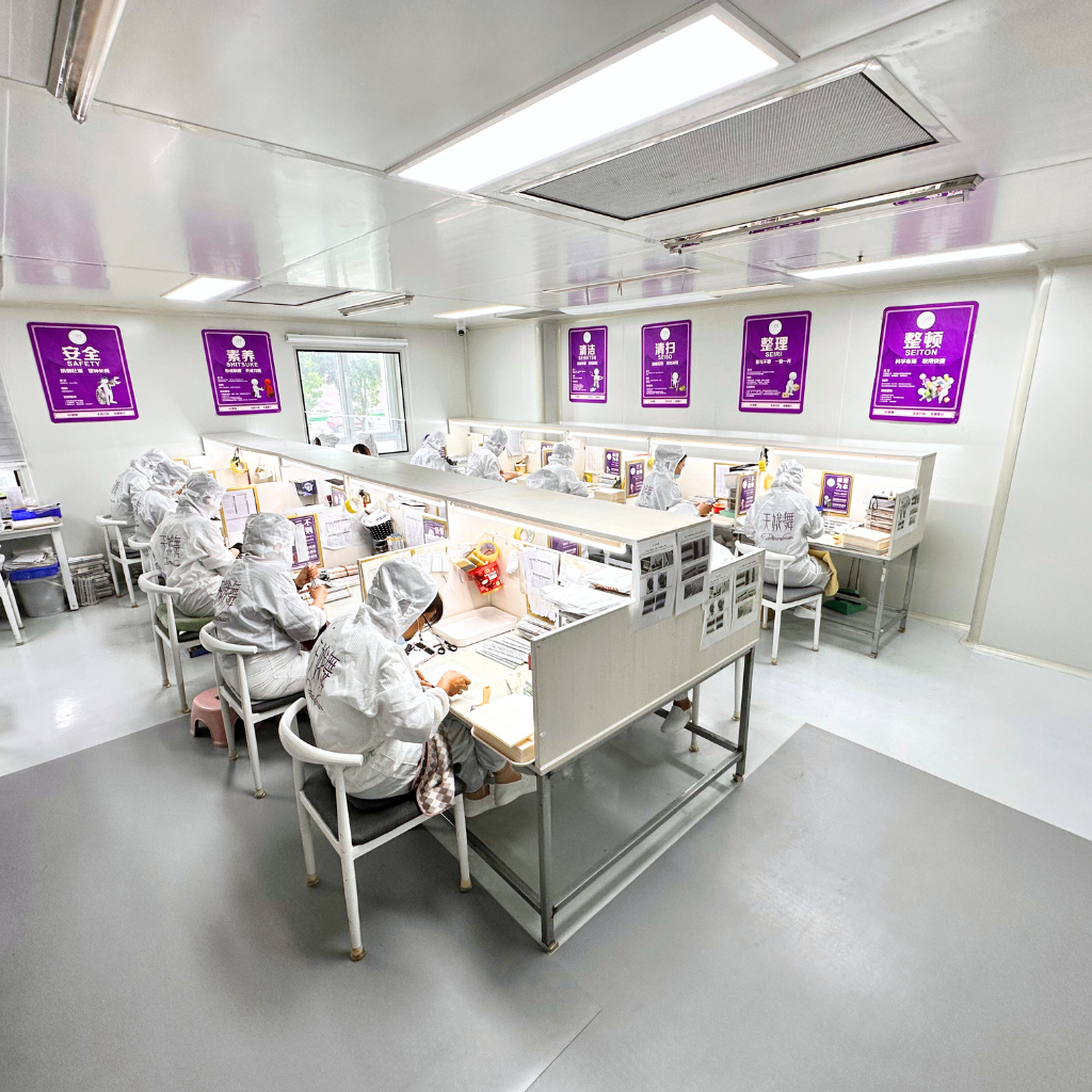 factory manufacturing of lashes and professional tools