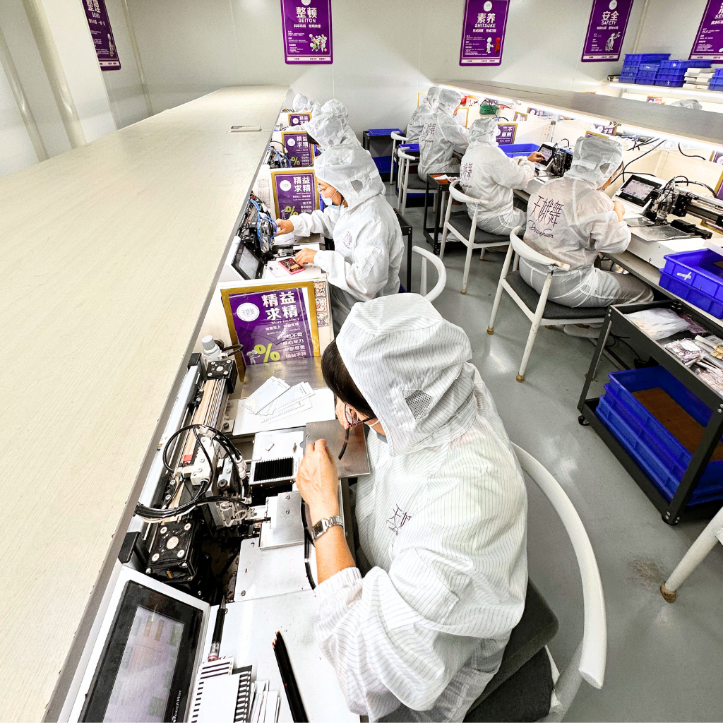 Lash production workshop with experienced workers