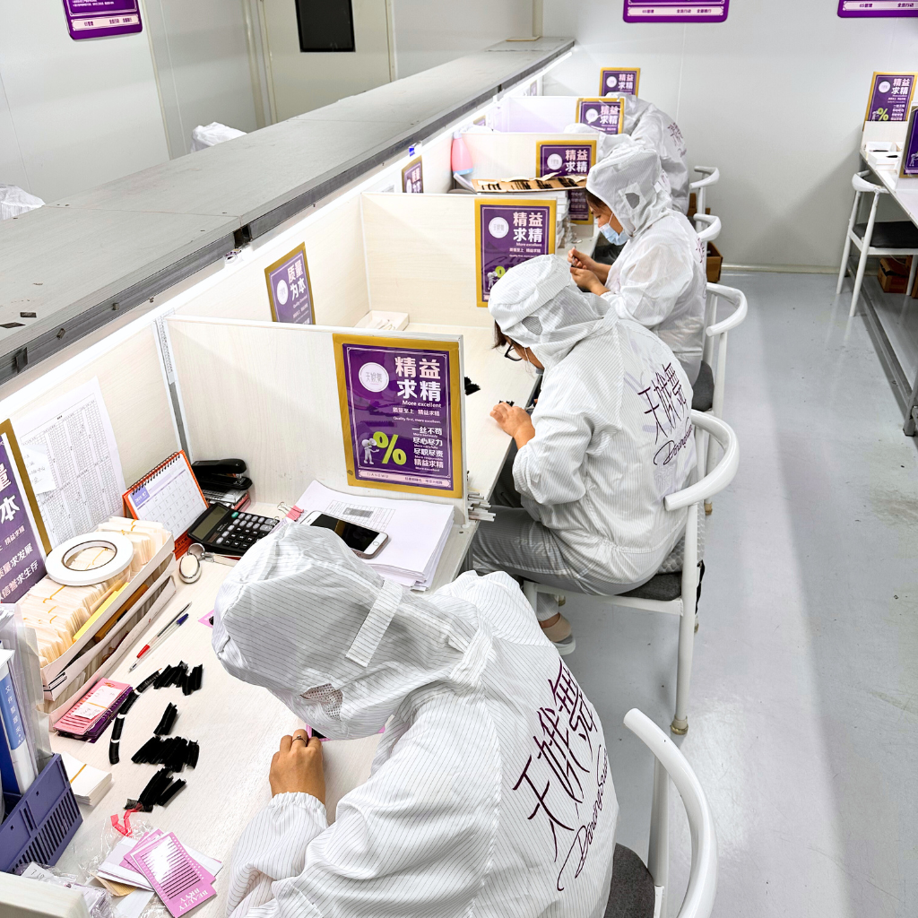 eyelash and lash tool production in professional factory