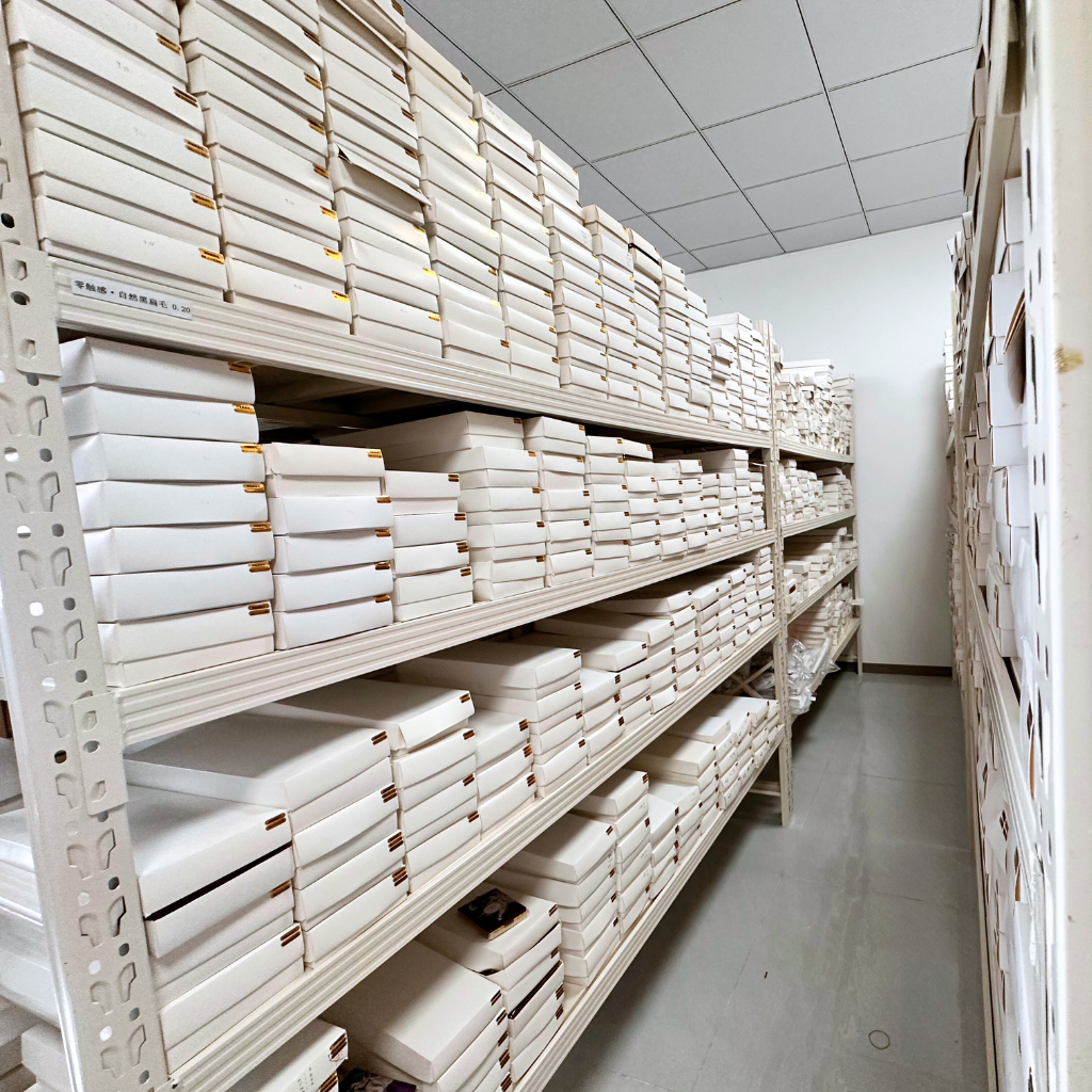 Lash extension storage warehouse
