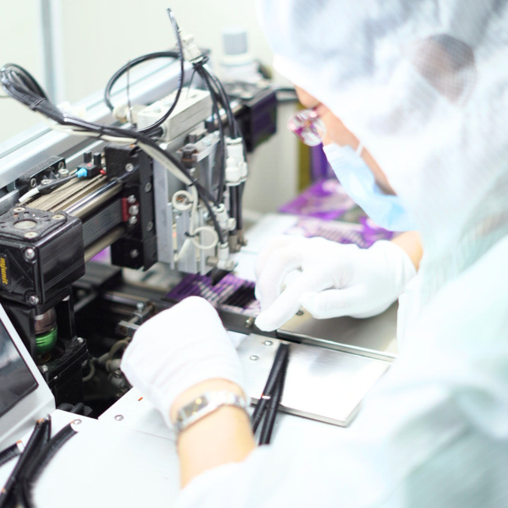 lash extensions and accessory manufacturing in factory