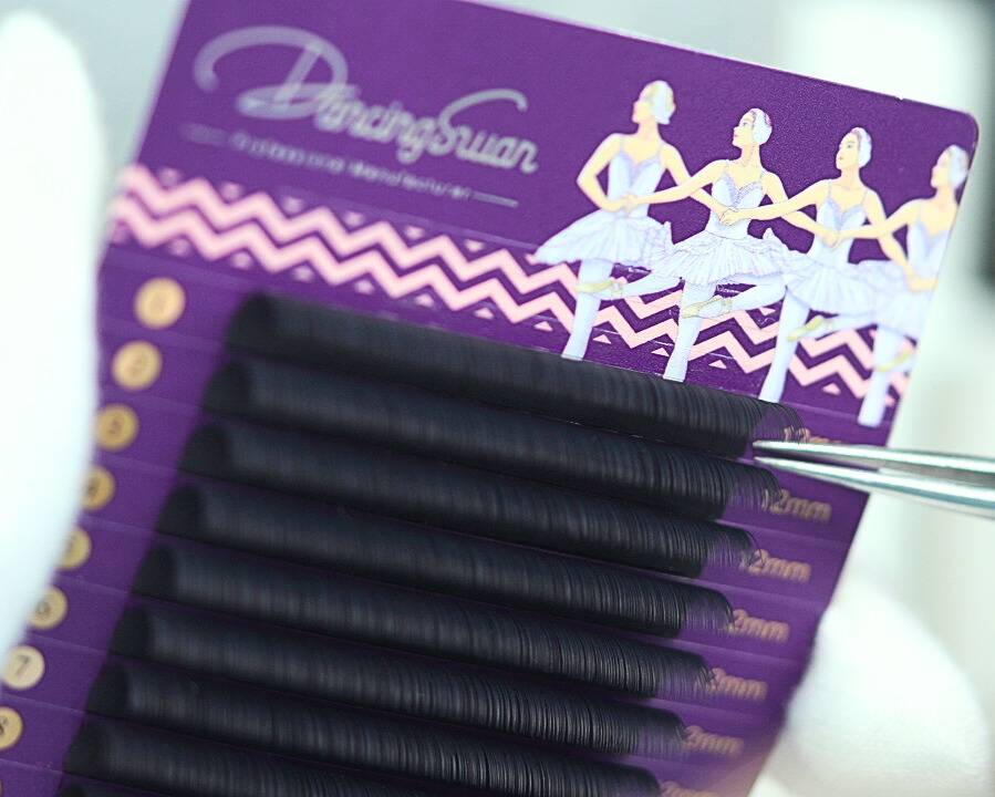 Health-conscious antibacterial eyelash extensions