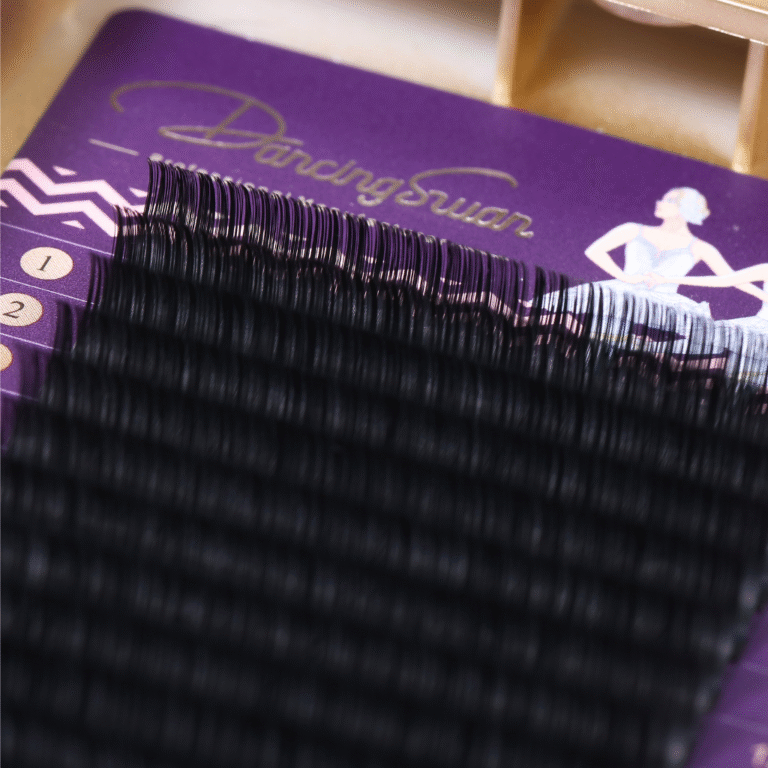 Full volume lashes