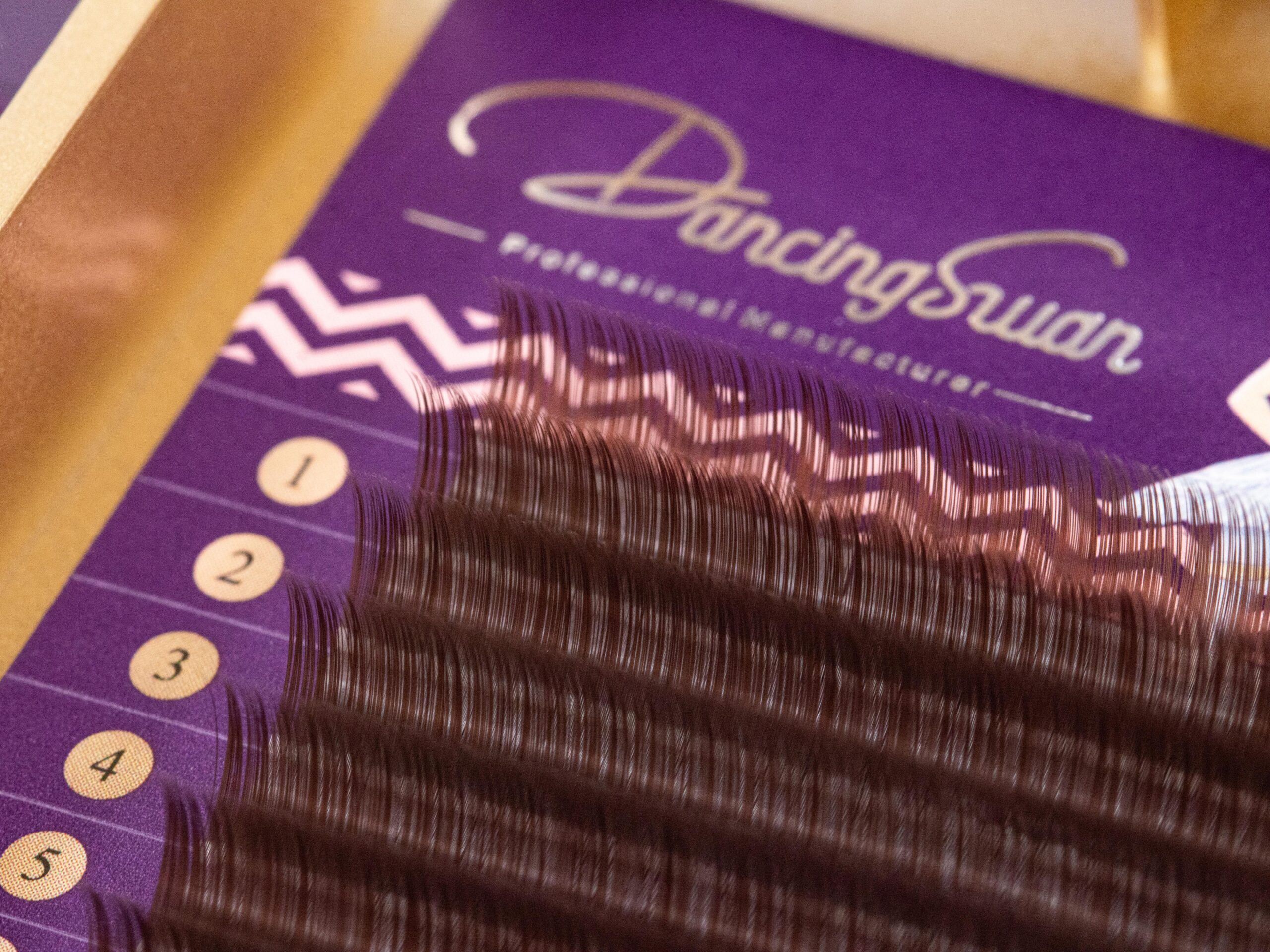 Deep brown eyelashes with natural volume