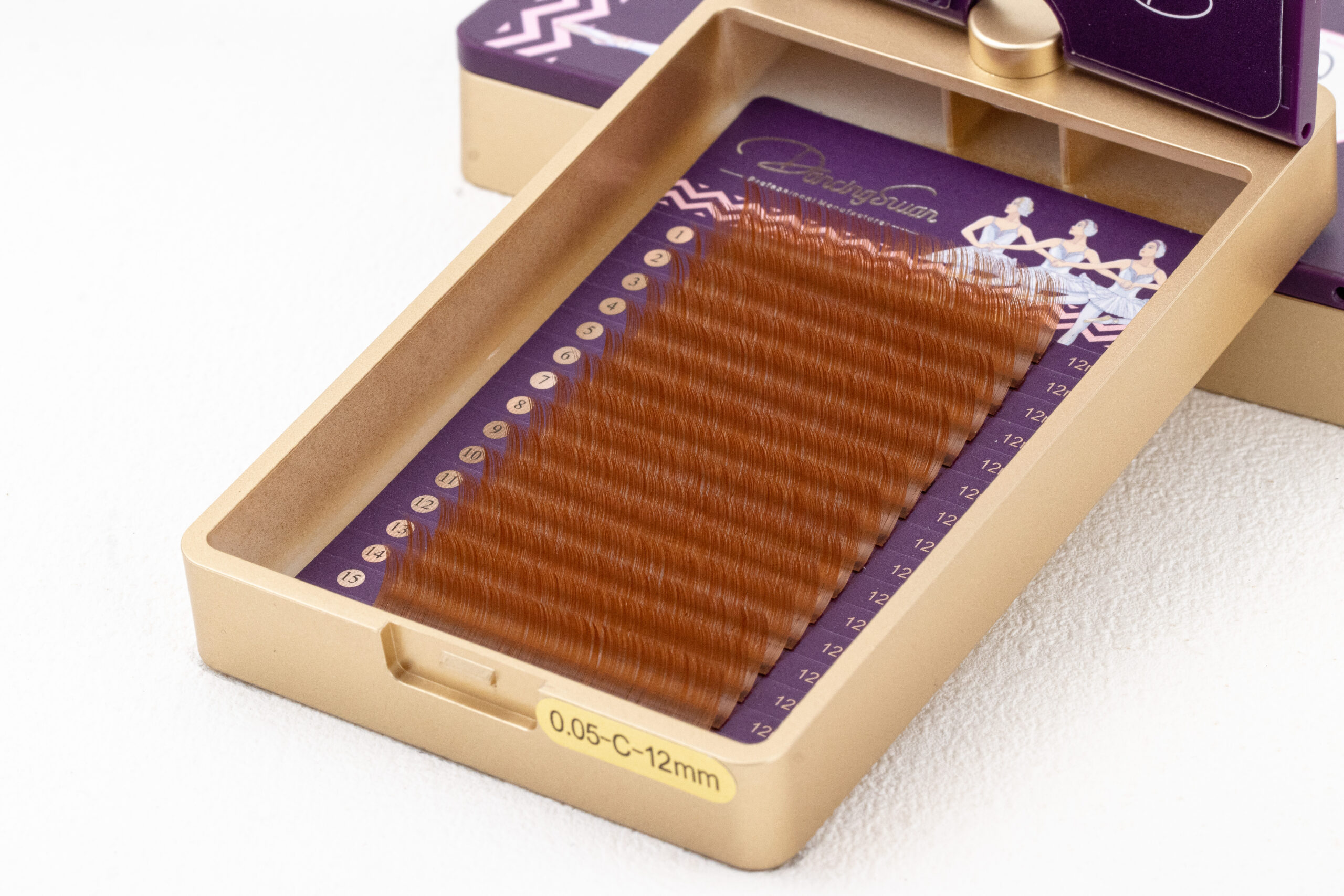 Light brown eyelash tray with soft lashes