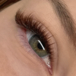 Flawless brown lash application for a natural finish