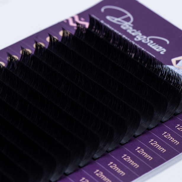 Easy Fanning Lashes