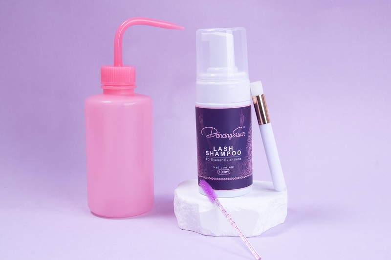 Tools for cleaning lash extensions